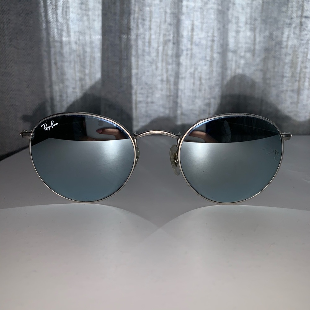 Circular Silver Reflective Ray-Bans
